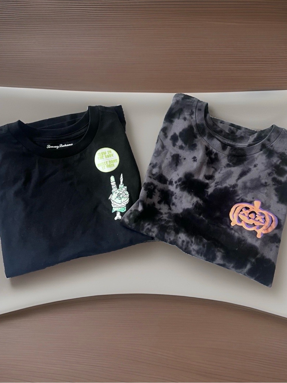 2 Shirts Tommy Bahama Boy's Tie Dye T-Shirt Pumpkin & Zombie Hand Glow 7/8 NWT